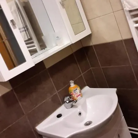 Gabor Apartman Apartment Komló