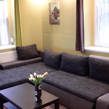 Gabor Apartman Komló
